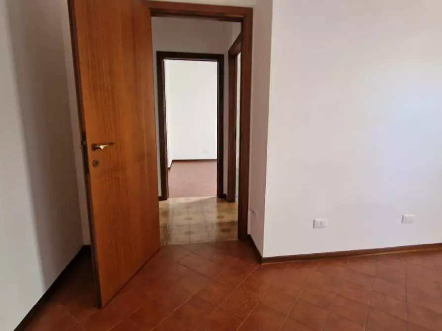 Immagine 17 di Appartamento in vendita  a Carrara