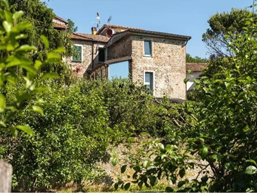 Immagine 2 di Casa colonica in vendita  a Licciana Nardi