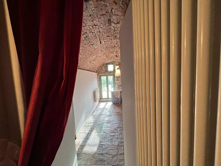 Immagine 12 di Casa colonica in vendita  a Licciana Nardi
