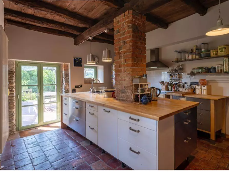 Immagine 4 di Casa colonica in vendita  a Licciana Nardi