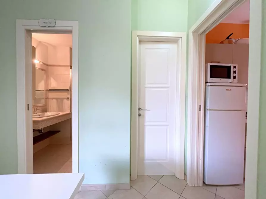 Immagine 10 di Appartamento in vendita  a Camaiore