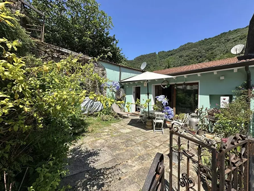 Immagine 3 di Porzione di casa in vendita  a Ameglia