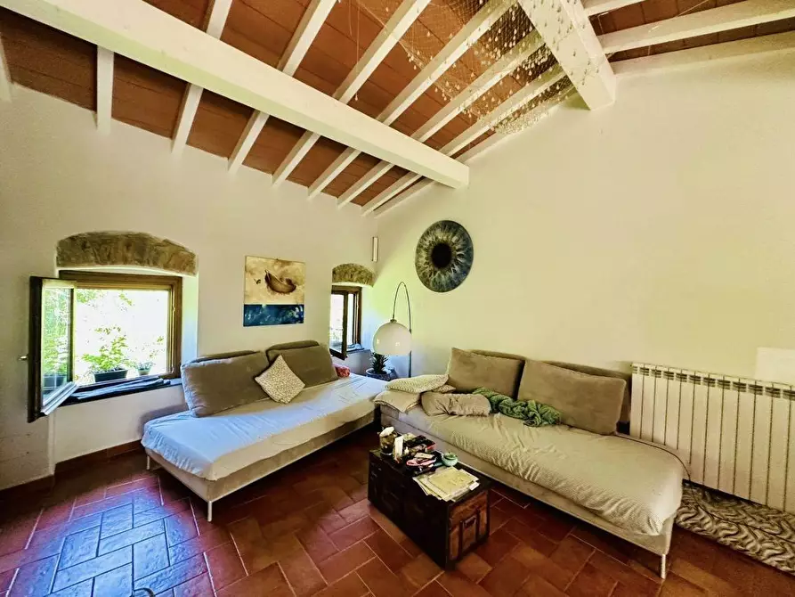 Immagine 10 di Porzione di casa in vendita  a Ameglia