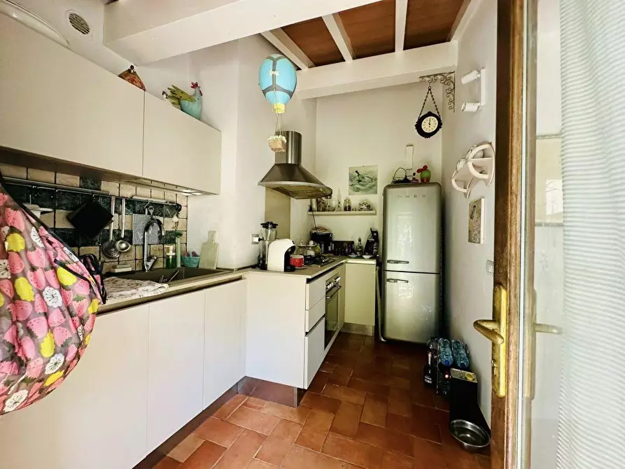 Immagine 14 di Porzione di casa in vendita  a Ameglia