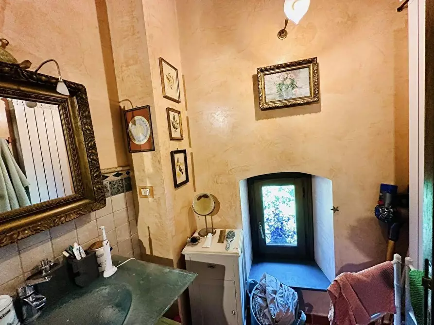 Immagine 19 di Porzione di casa in vendita  a Ameglia