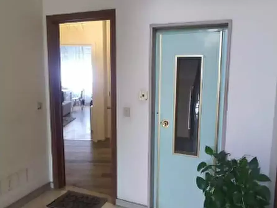 Immagine 2 di Appartamento in vendita  a Chieri