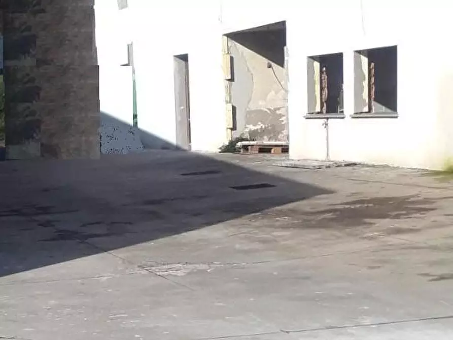 Immagine 1 di Loft/Open space in vendita  a Capannori