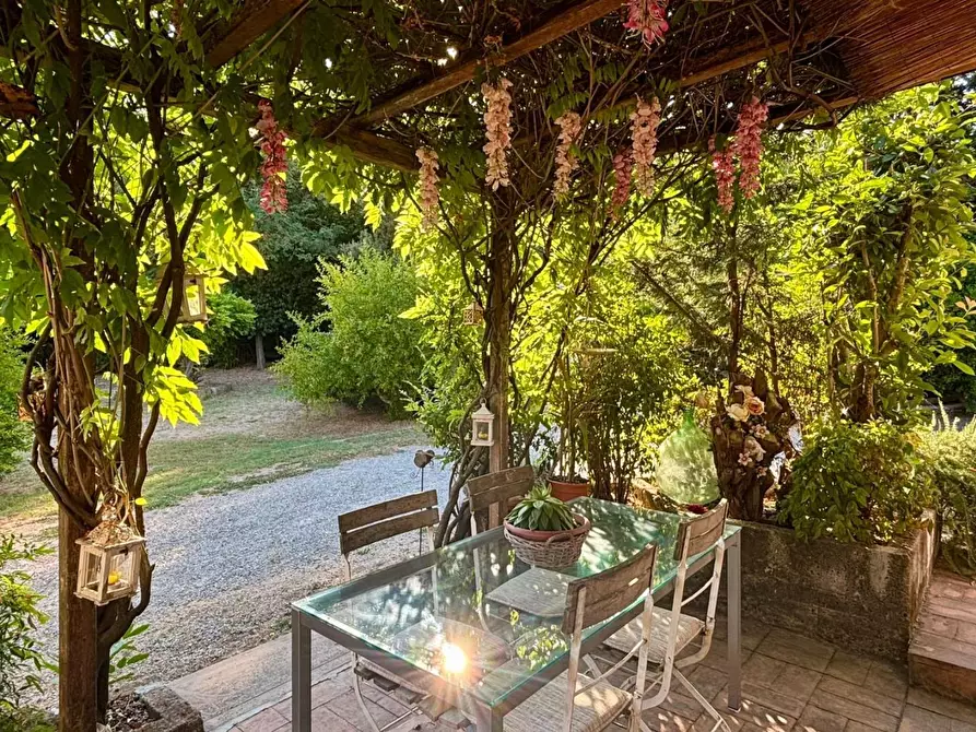 Immagine 11 di Villa in vendita  a Capannoli