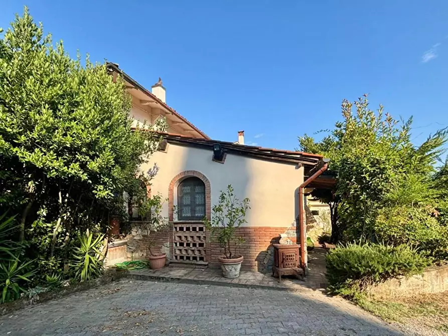 Immagine 3 di Villa in vendita  a Capannoli