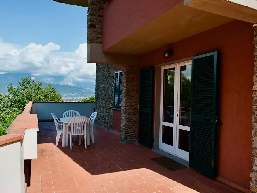 Immagine 3 di Porzione di casa in vendita  a Ameglia