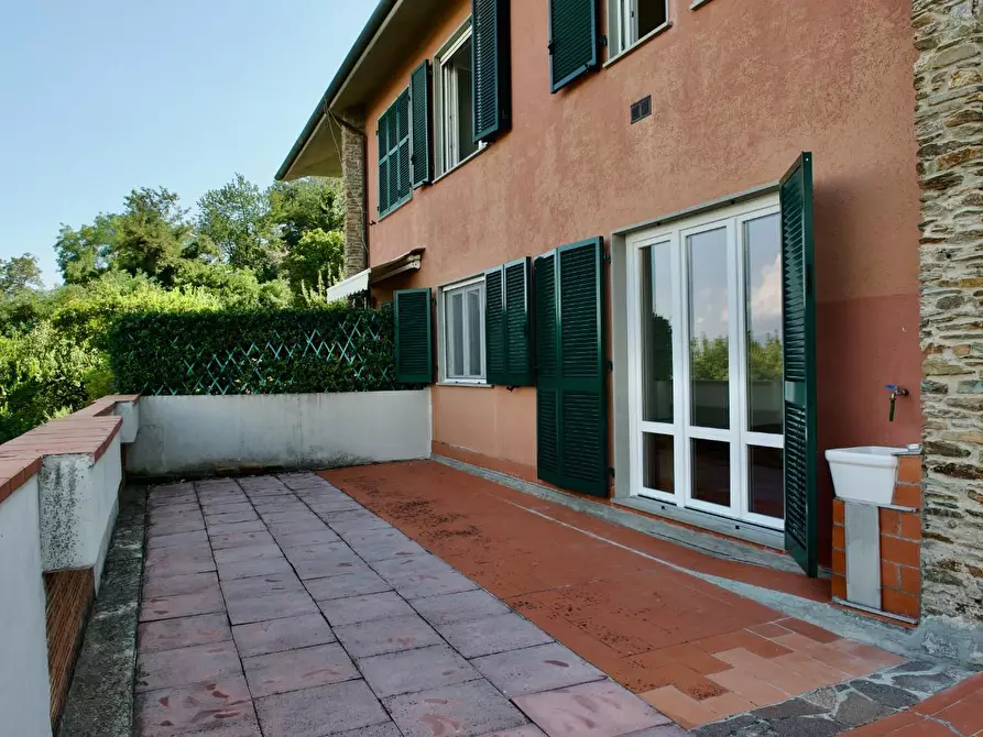 Immagine 11 di Porzione di casa in vendita  a Ameglia