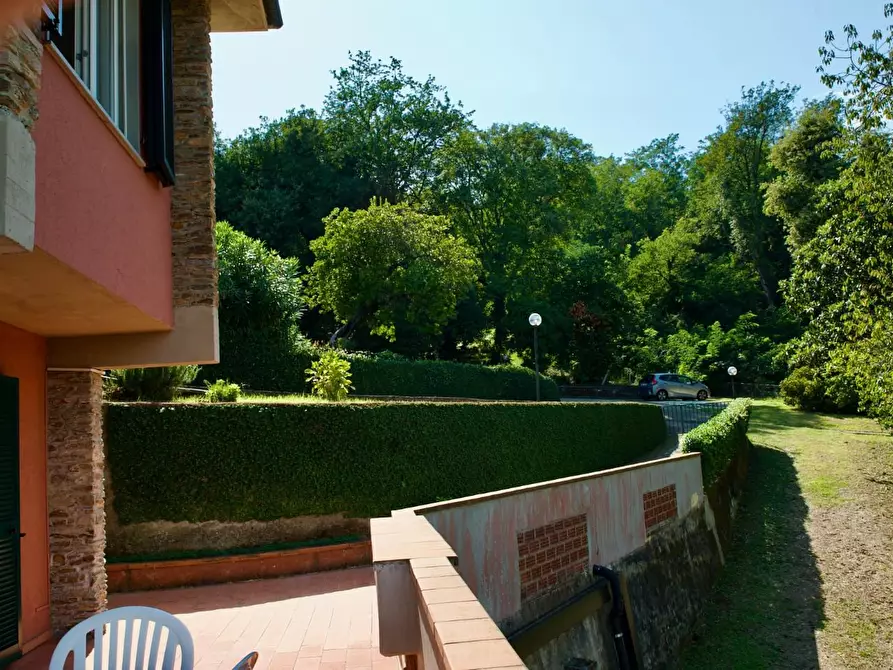 Immagine 8 di Porzione di casa in vendita  a Ameglia