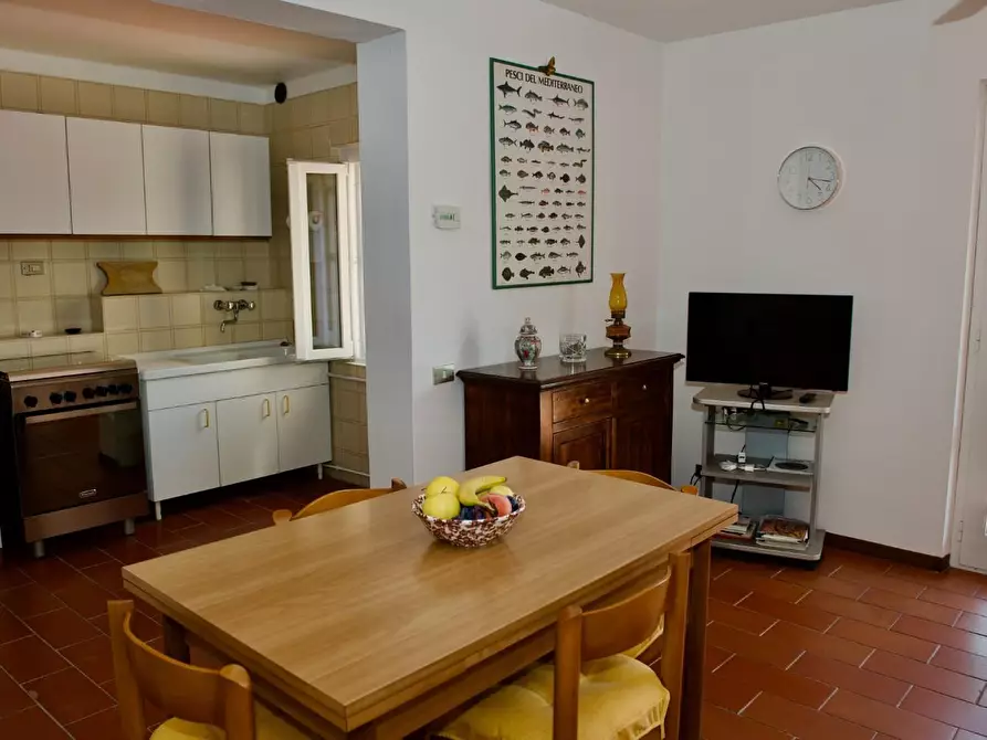 Immagine 21 di Porzione di casa in vendita  a Ameglia