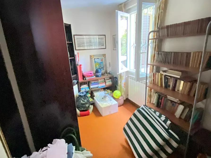 Immagine 7 di Villa in vendita  a Massa