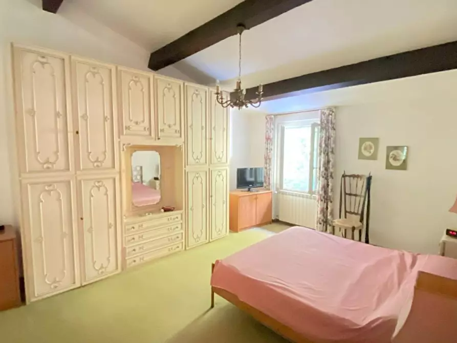 Immagine 14 di Villa in vendita  a Massa