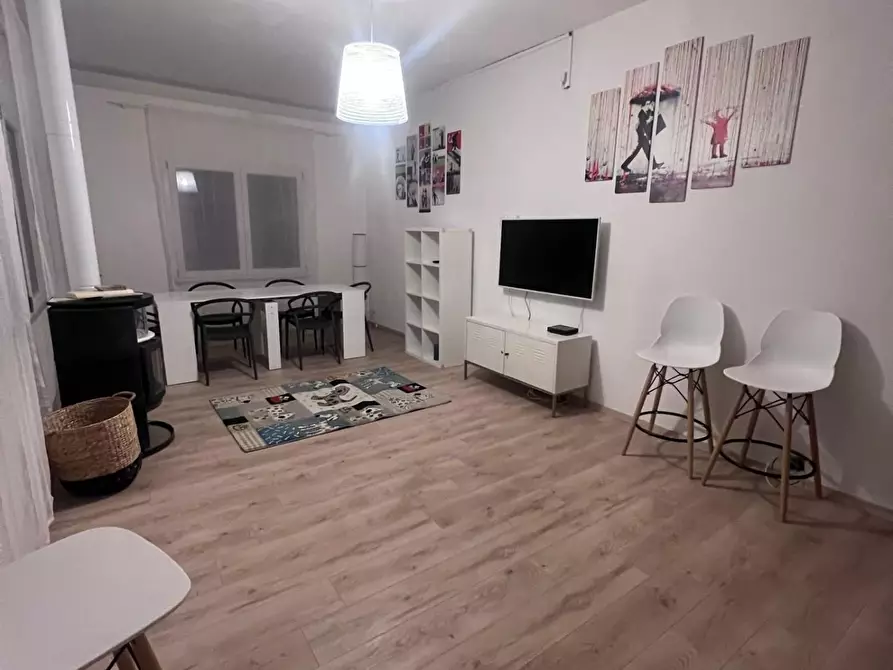 Immagine 2 di Villa in affitto  a La Spezia