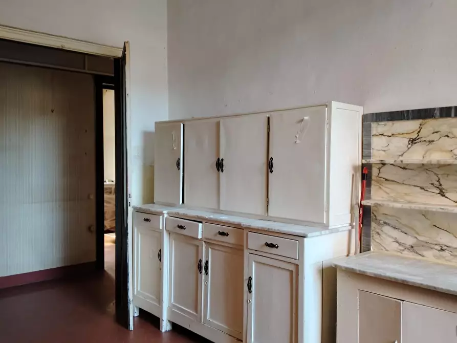 Immagine 11 di Appartamento in vendita  a Carrara