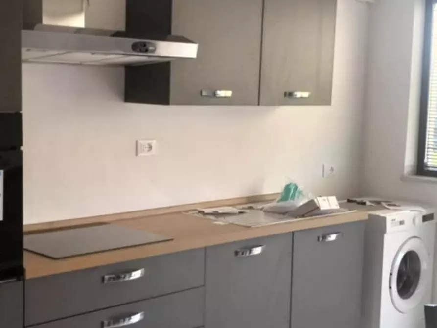 Immagine 2 di Appartamento in affitto  a Carrara