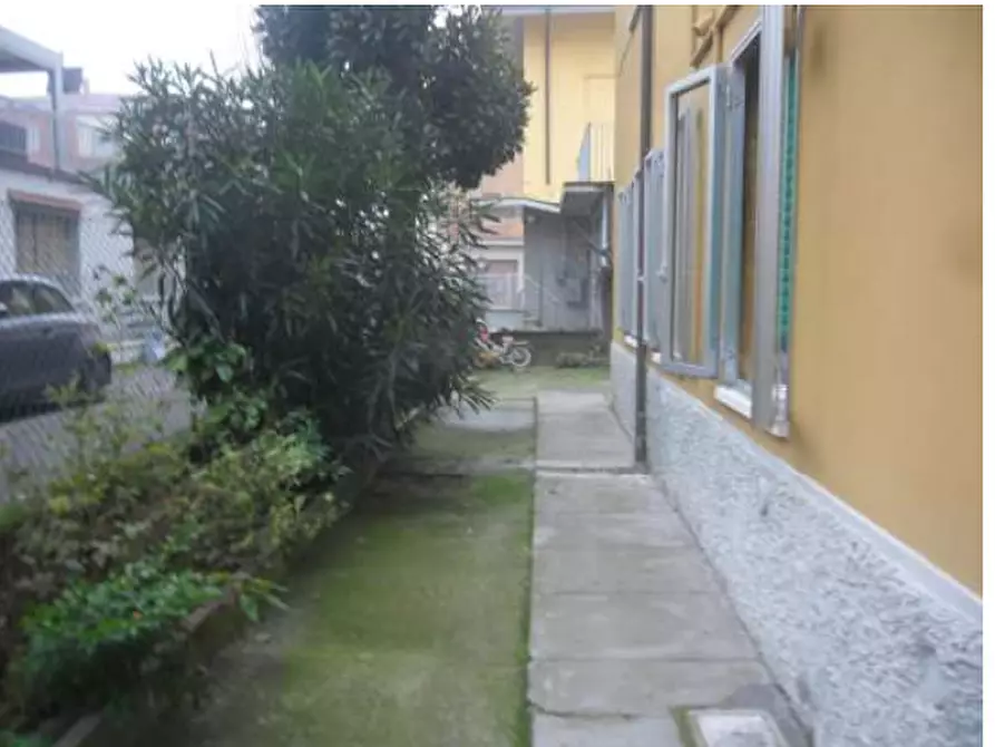 Immagine 2 di Appartamento in vendita  a Modena