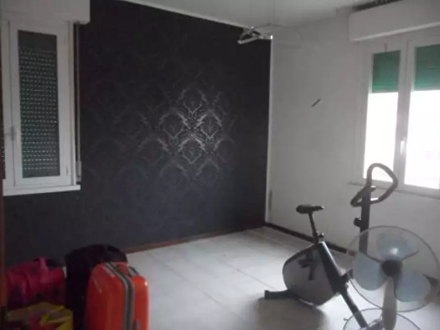 Immagine 5 di Appartamento in vendita  a Modena