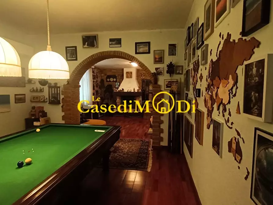 Immagine 2 di Villa in vendita  a Collesalvetti