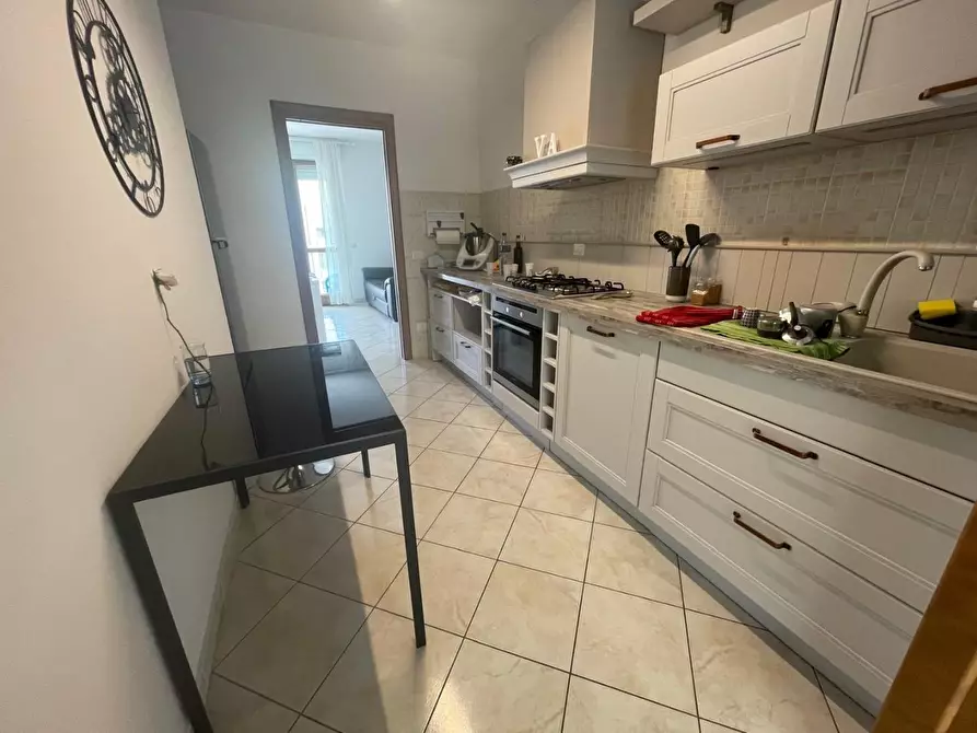 Immagine 4 di Appartamento in vendita  a Carrara