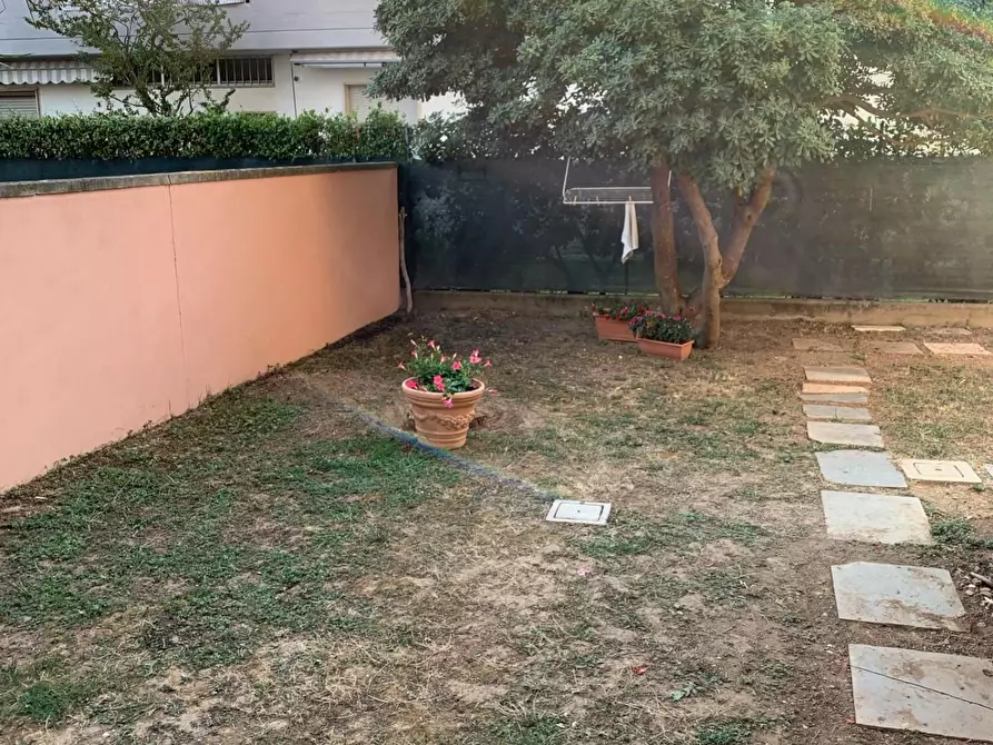 Immagine 2 di Appartamento in affitto  a Carrara