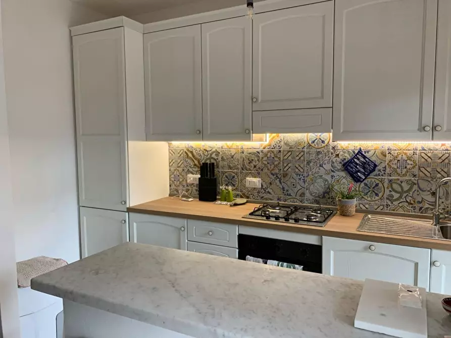 Immagine 9 di Appartamento in affitto  a Carrara