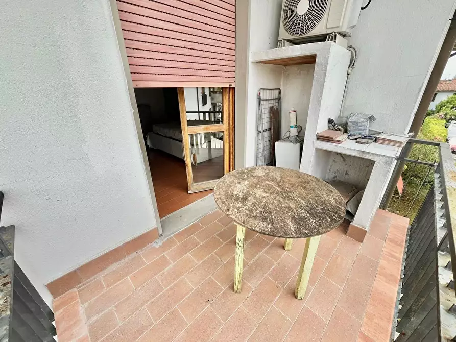 Immagine 11 di Appartamento in vendita  a Montignoso