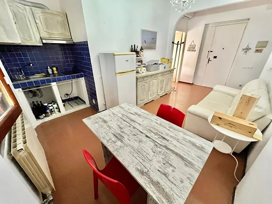 Immagine 4 di Appartamento in vendita  a Montignoso