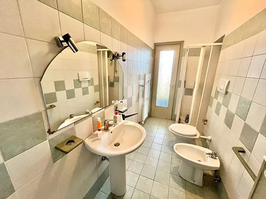 Immagine 14 di Appartamento in vendita  a Montignoso