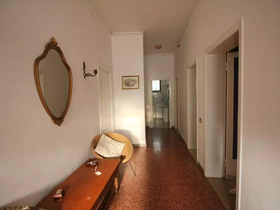 Immagine 6 di Appartamento in vendita  a Siena