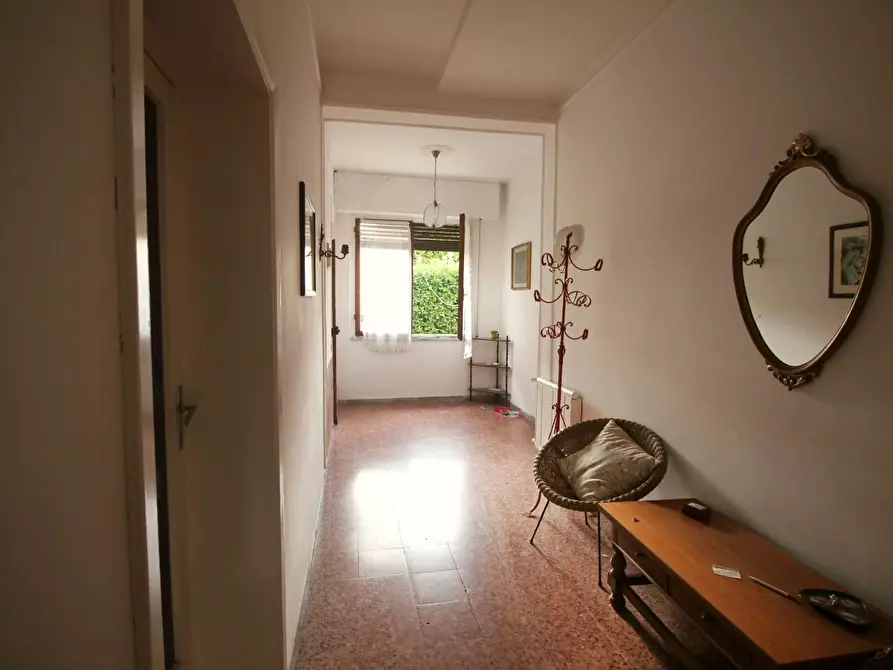 Immagine 2 di Appartamento in vendita  a Siena