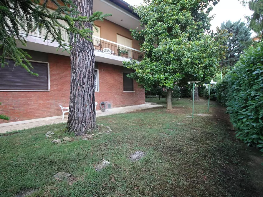 Immagine 9 di Appartamento in vendita  a Siena