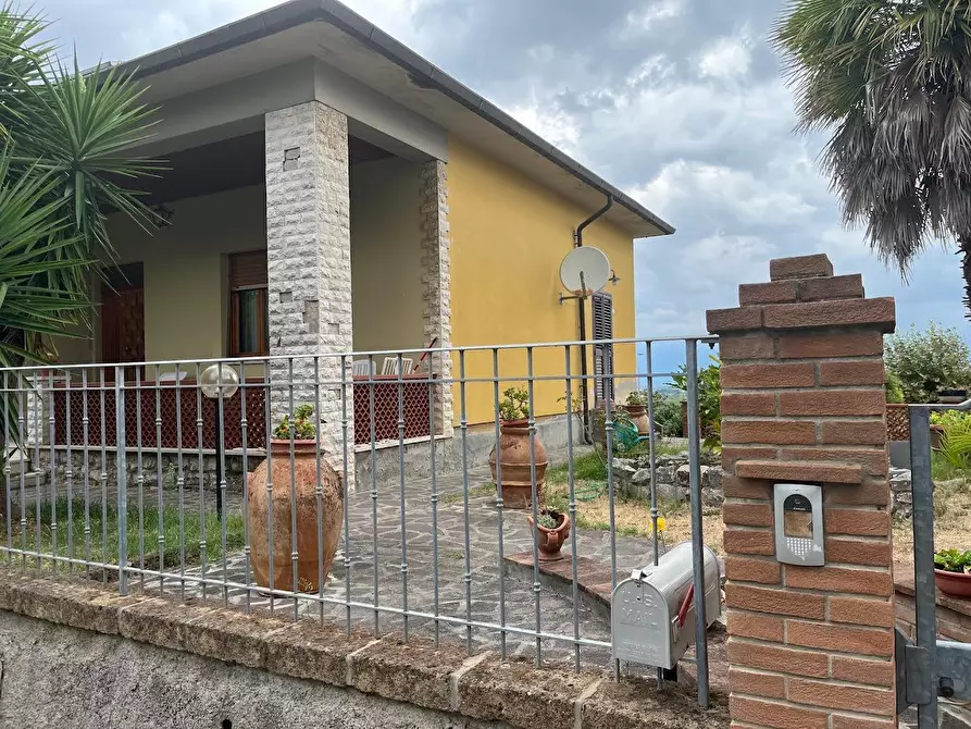 Immagine 1 di Casa indipendente in vendita  a Terricciola