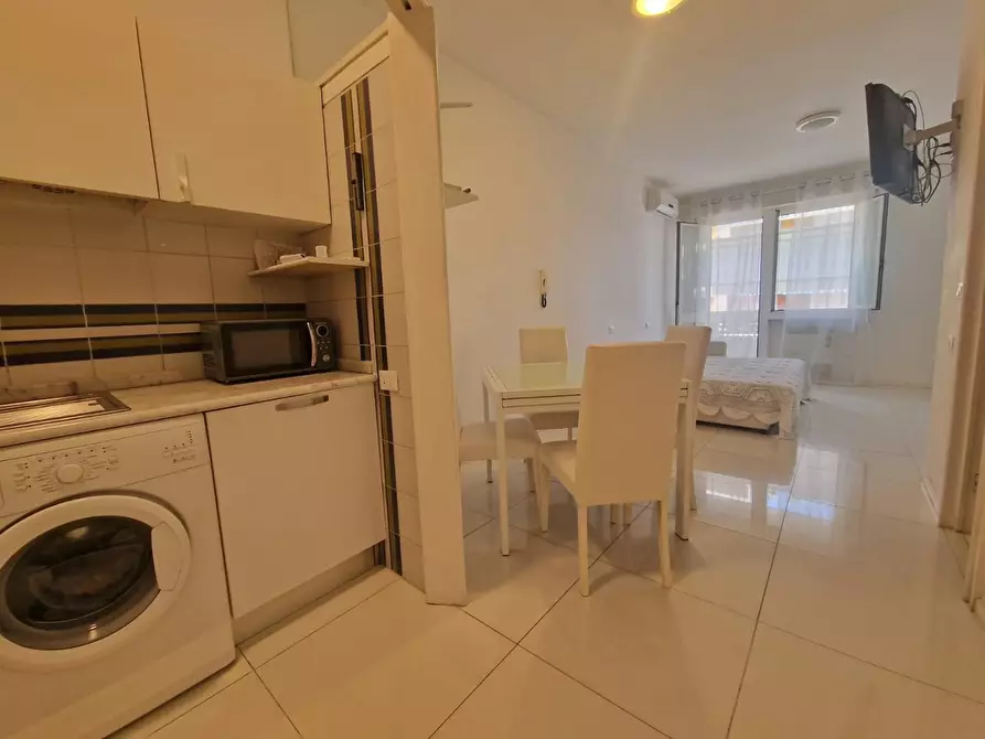 Immagine 5 di Appartamento in vendita  a Carrara