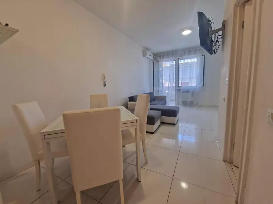 Immagine 3 di Appartamento in vendita  a Carrara