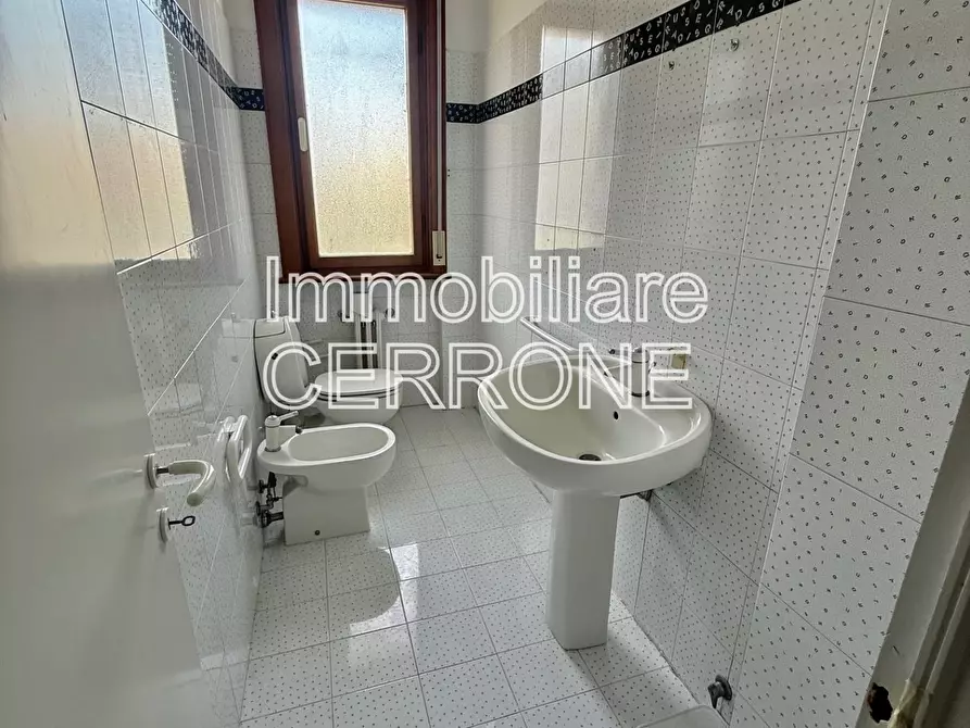 Immagine 7 di Appartamento in vendita  a Cecina