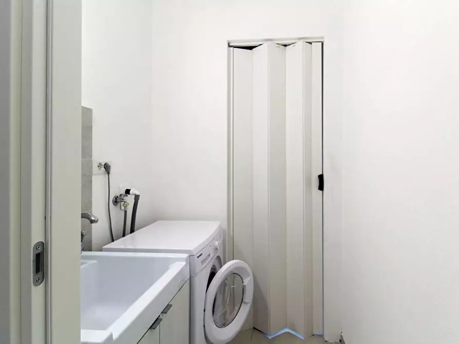 Immagine 9 di Appartamento in vendita  a Cecina