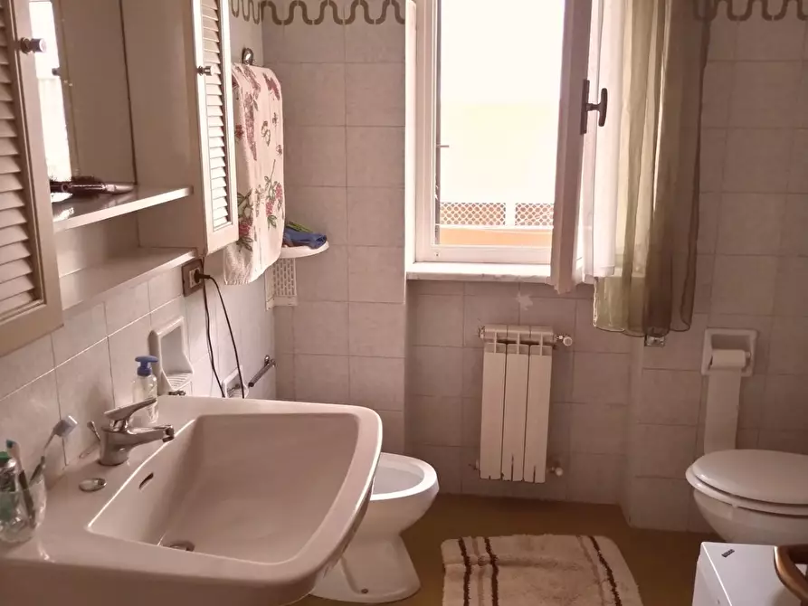 Immagine 10 di Appartamento in vendita  a Carrara