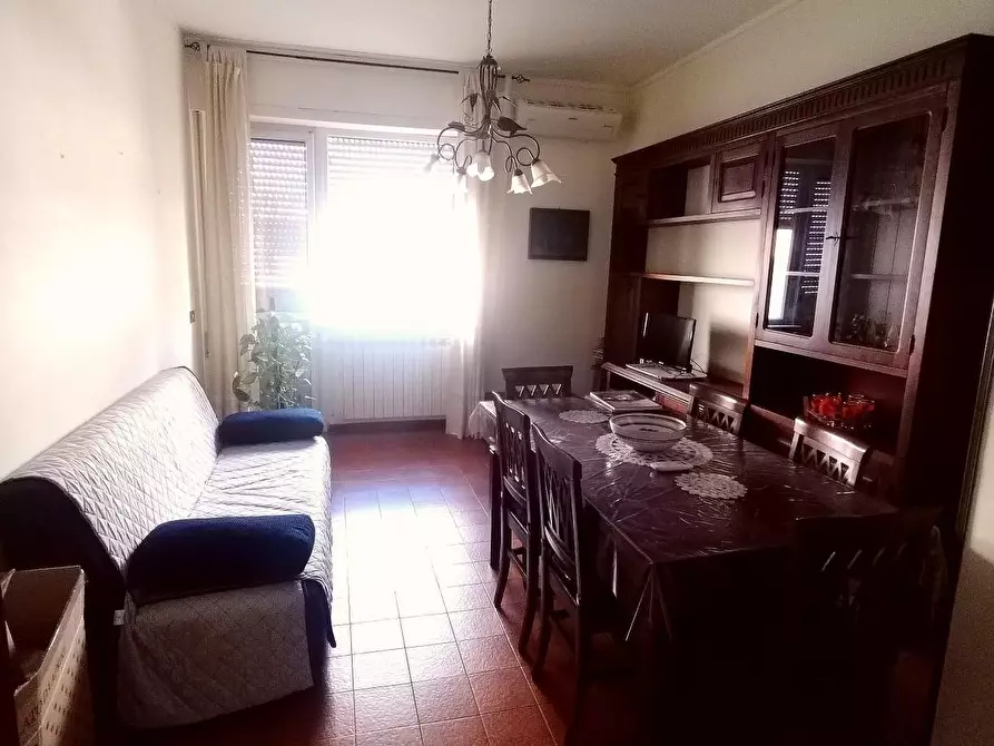 Immagine 2 di Appartamento in vendita  a Carrara