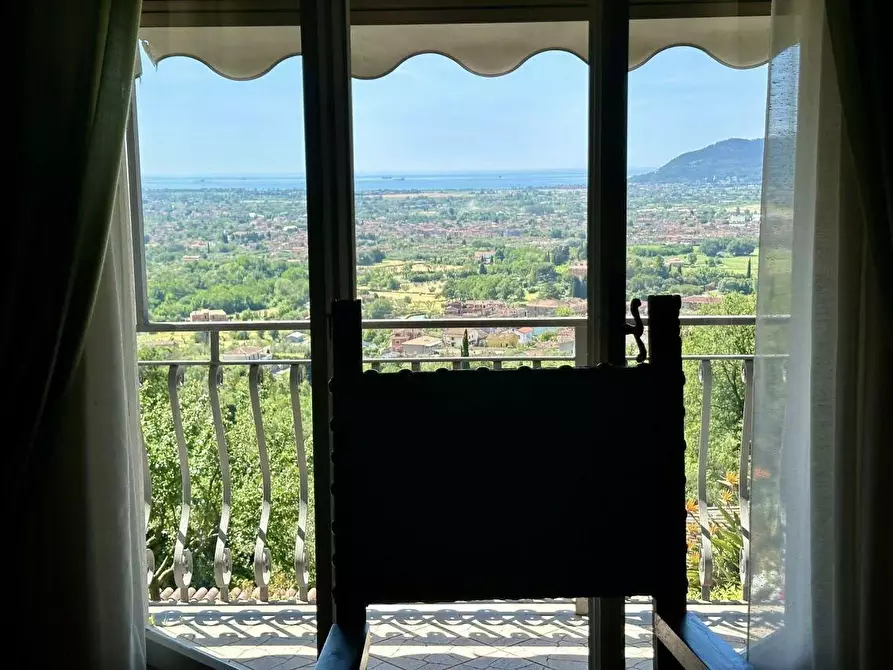 Immagine 25 di Villa in vendita  a Fosdinovo