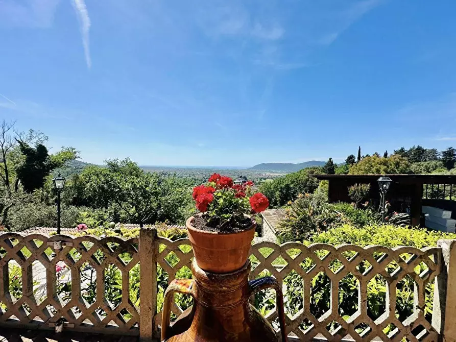 Immagine 13 di Villa in vendita  a Fosdinovo