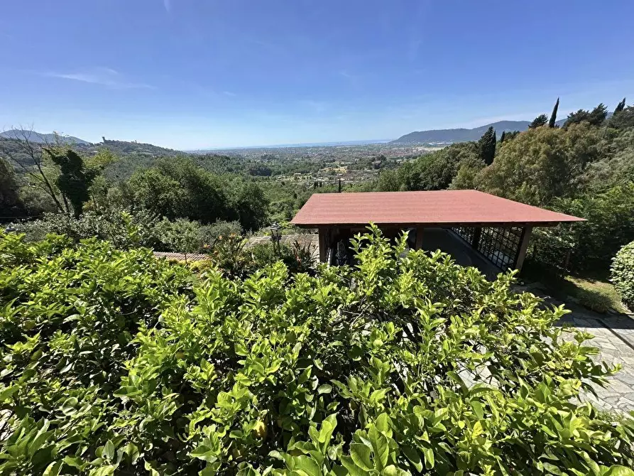 Immagine 47 di Villa in vendita  a Fosdinovo