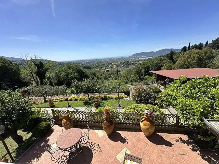 Immagine 24 di Villa in vendita  a Fosdinovo