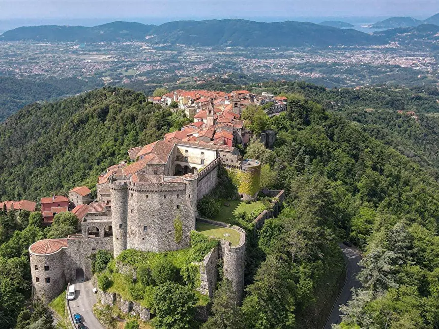 Immagine 3 di Villa in vendita  a Fosdinovo