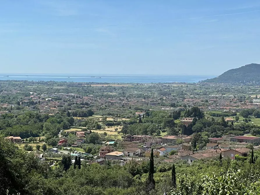 Immagine 4 di Villa in vendita  a Fosdinovo