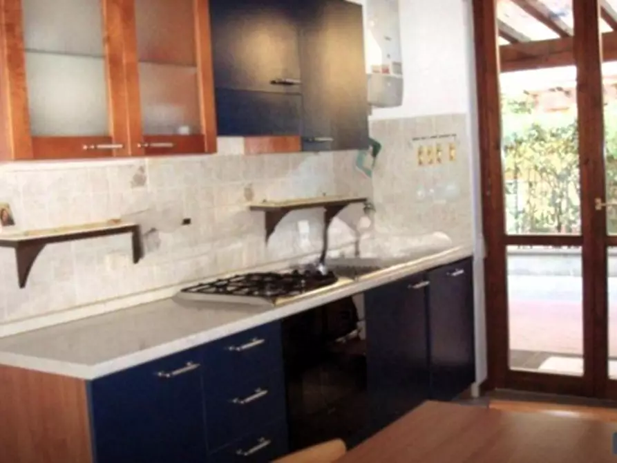 Immagine 3 di Appartamento in vendita  a Massa