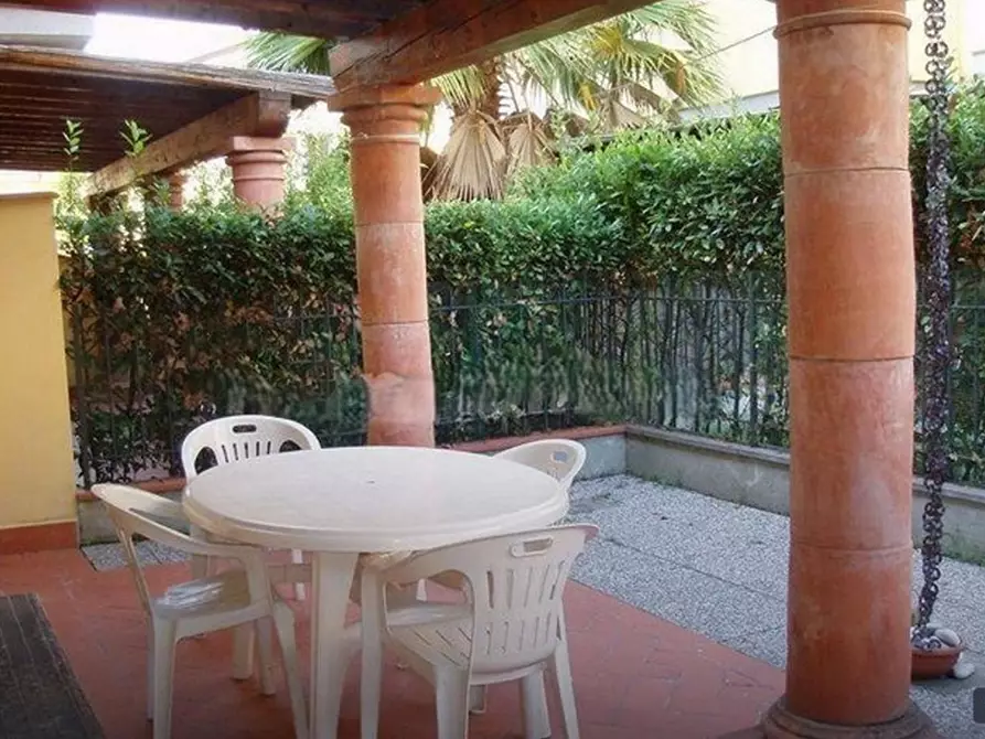 Immagine 4 di Appartamento in vendita  a Massa