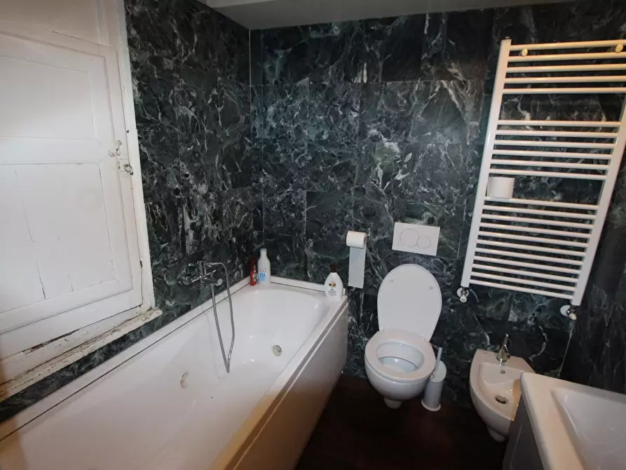 Immagine 16 di Appartamento in vendita  a La Spezia